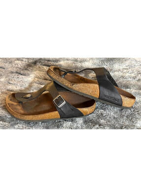 Birkenstock Gizeh Thong Sandals in Black EU Size 37 (US Women's Size 6.5-7)